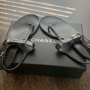 ⭐️⭐️Authentic Chanel Sandals⭐️⭐️
